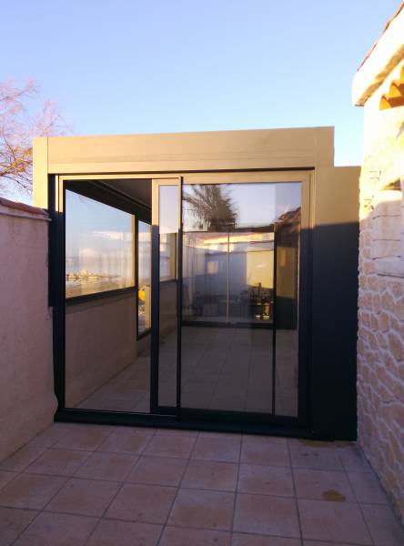 Installation d'une pergola bioclimatique à Marignane 