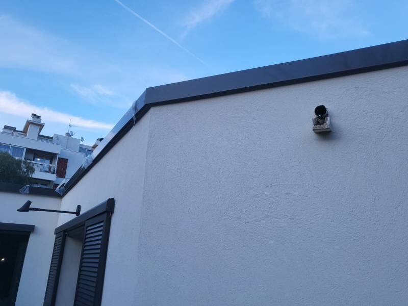 nos couvertines en aluminium offrent une protection efficace contre l'eau