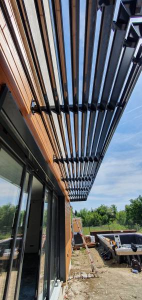 Brise soleil à Marseille dans les Bouches du Rhône