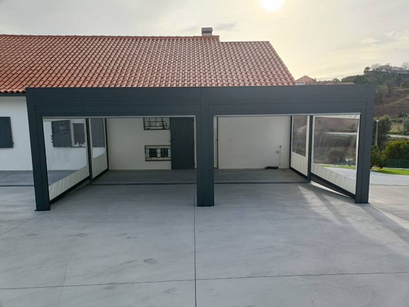 pergola adossée sur mesure avec toile cristal septèmes les vallons
