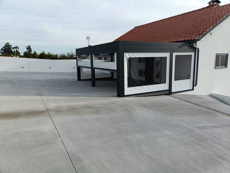pergola avec toiles tendues sur mesure les pennes mirabeau