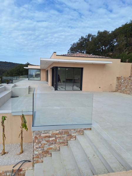 Gardes corps en verre à Grimaud 